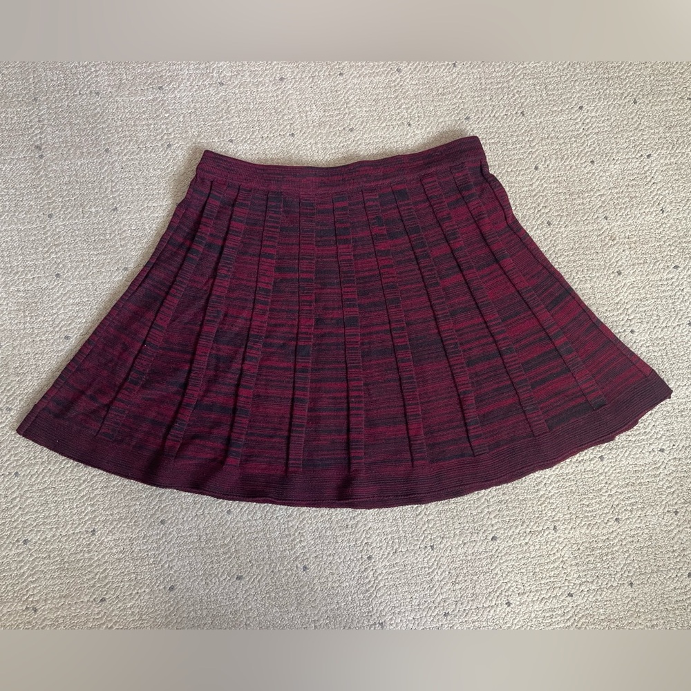 Women’s Pleated Sweater Skirt
